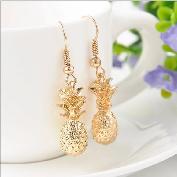 Preppy Pineapple Dangle Earrings - Picture 1 of 2